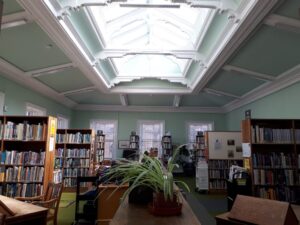 Picture showing the interior of the art and design library